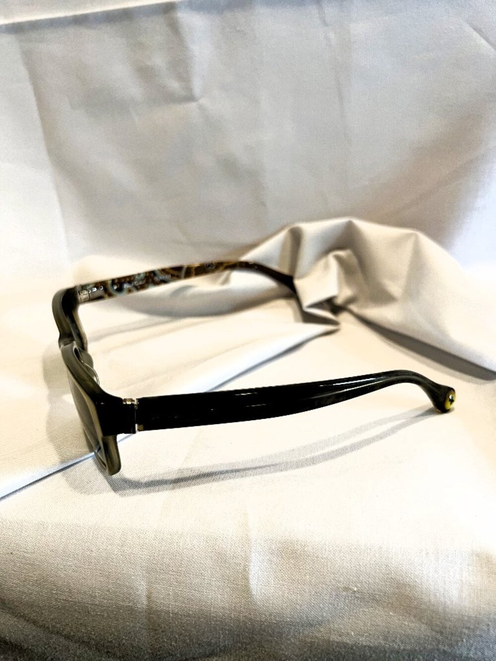 Robert Graham Joe Model Sunglasses